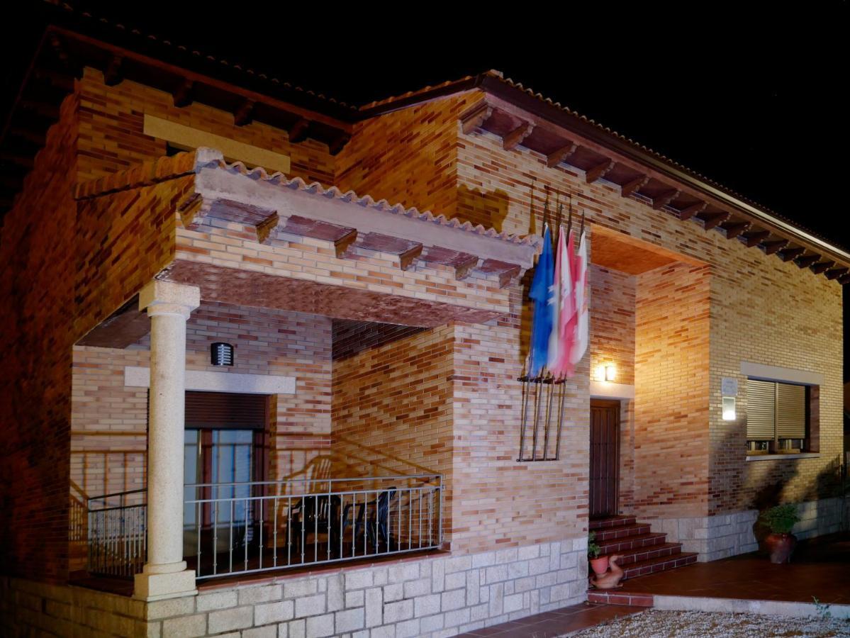 Cadalso de los Vidrios Casa Rural Mirando A Gredos المظهر الخارجي الصورة